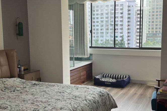 3 Brs, 2 Baths, Floor heating/Central ac/Oven, 170 sqm @ West Nanjing metro L2,12&13
