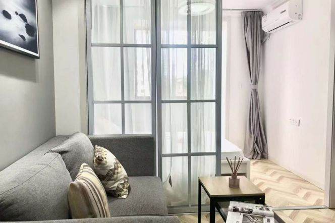 Bright n cozy 1 BR near Jiangsu rd station   