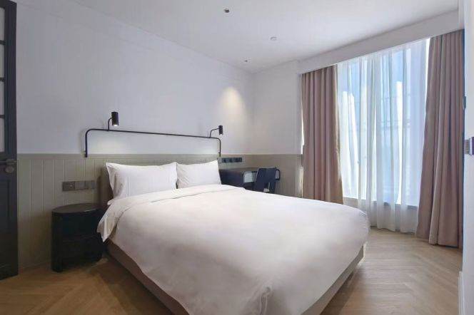 Brand-new luxury 2br serviced apt in Jing'an nr L3,4,8