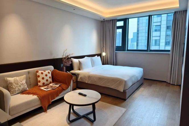 Modern cozy studio serviced apt in Jing'an nr L3,4,8