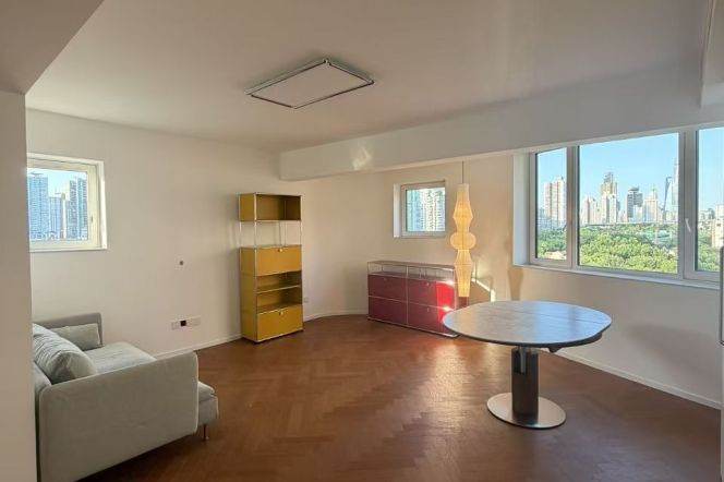 Spacious 1BR APT Elevator Julu Rd IAPM 15.8k