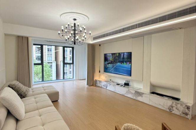 modern brand new 3brs floor heating modern furniture in Gubei phase II 