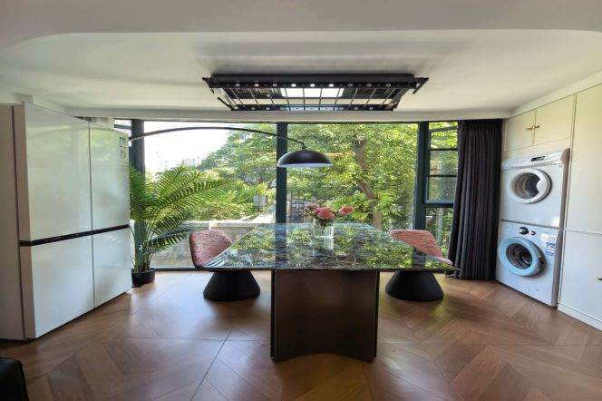 1 Big Br with Floor heating/Central ac/Dish washer, 80 sqm @ Weining metro L2