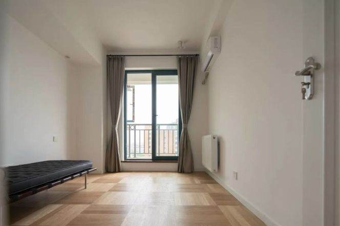 Decent 3br/2bt Flat in Jiashan Road