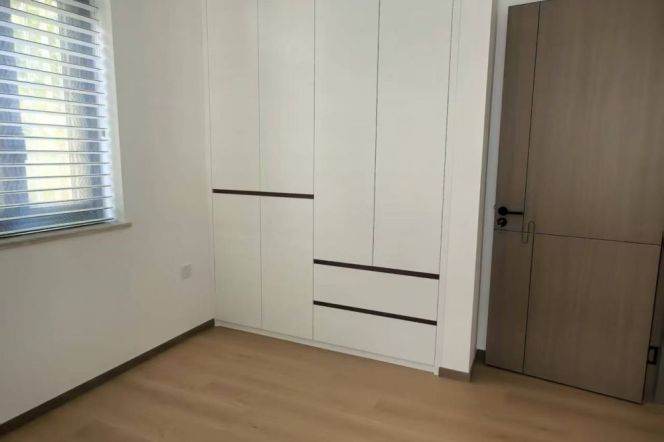 Newly Renovated 2BR Apt on Gao'an Rd
