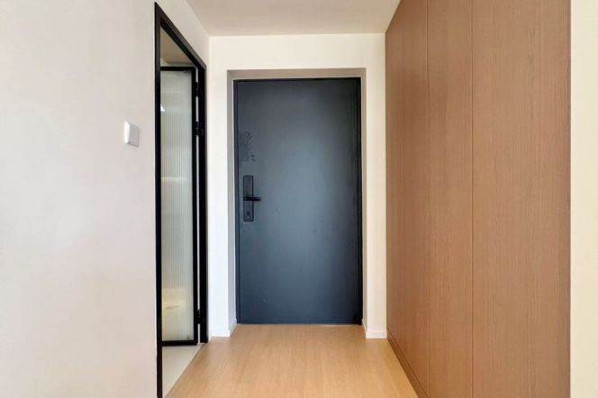 Yunhe Garden -1br - renovated- decent entrance- Jing’an Temple 