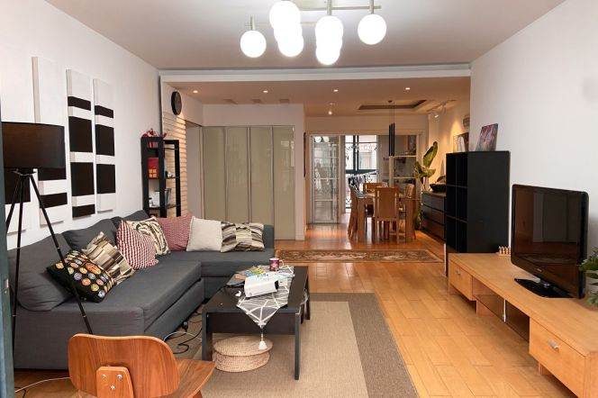 Master Bedroom in a 3Br flat with Balcony at Zhongshan Park