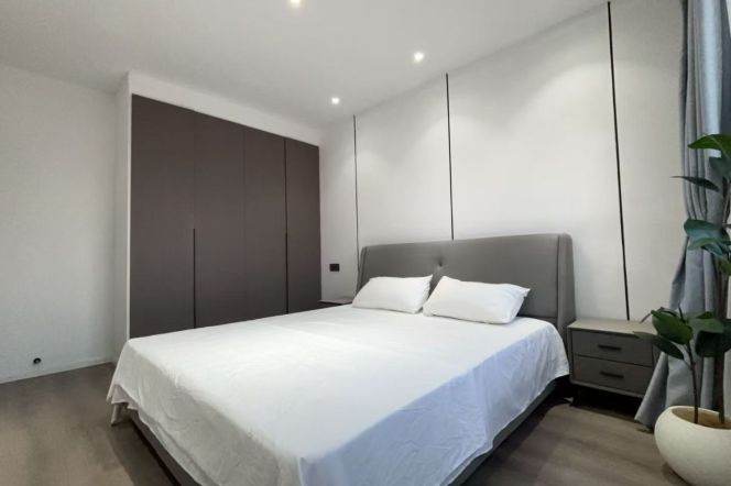 Spacious-Fashion-lift-1Br-Nr Huadong Jiaotong uni-Caoyang rd/Putuo area/L3/4/11/13/14