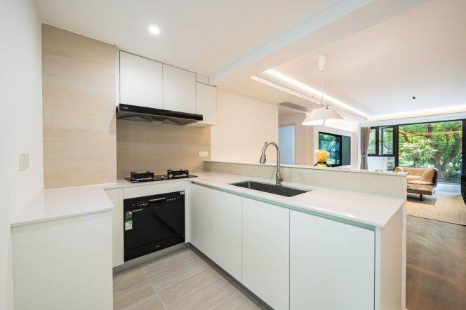 Modern decoration 3brs with balcony and floor heating beside beautiful Su zhou river