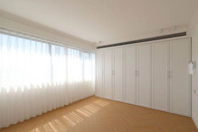 Xujiahui South Wanping/ Lingling rd 3brs/2lr/2ba apt with floor heating;L4