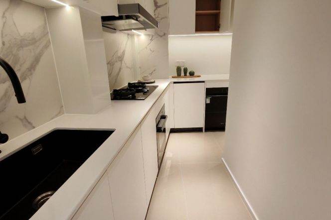 Brand new decoration 3brs with balcony and floor heating in Gubei area 