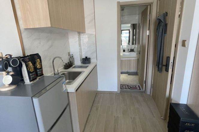 1Br along line 3/4/13, 1.5km to ECNU, step to Global Harbor shopping mall