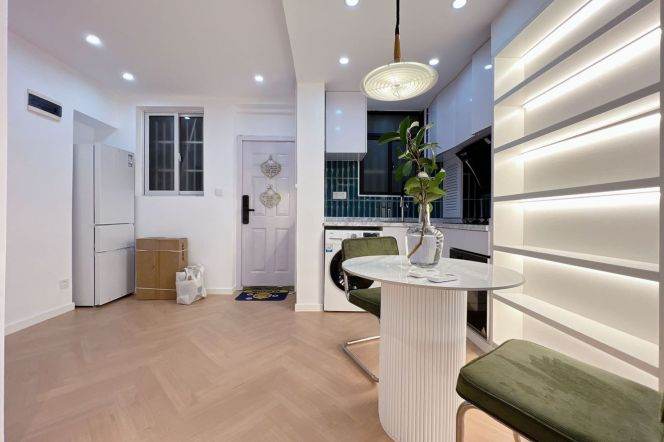 Elevator 1-bedroom | Lixi Road | 5 mins to Metro Lines 2/11 (Jiangsu Road Station)
