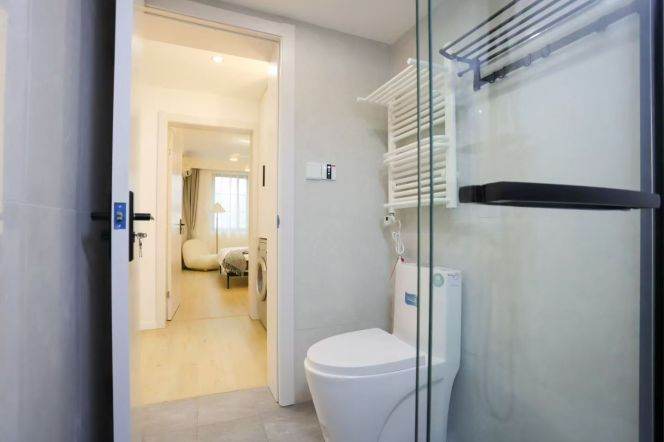 2br both face south great daylight fully furnished @ Line 1,9,11 Xujiahui