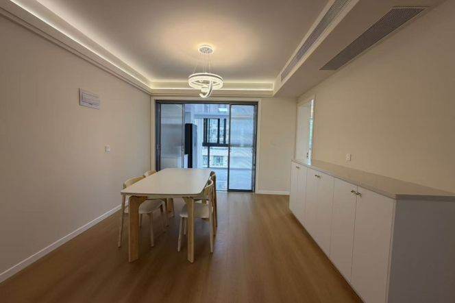 Longxi station spacious & nice 3br2bt with 18k