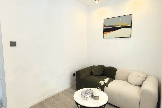 jiangsu rd 1BR+out balcony/living room@L2/11