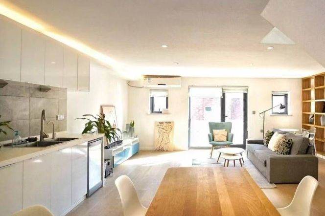  2BR lanehouse with Balcony nr Jing'an Temple Line 2/11/14