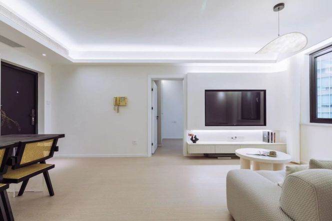 Modern decoration 2brs with floor heating in west nan jing road CBD