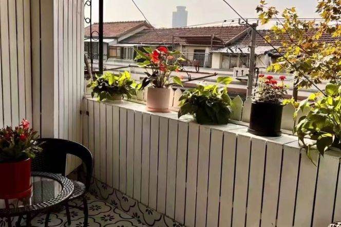 Lovely 1 BR 1 LR with outdoor balcony near IAPM 