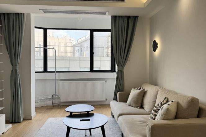 Standard 1Br + wall heating | Jiangsu rd metro L2/11 ,Newly 1br ,Elevator