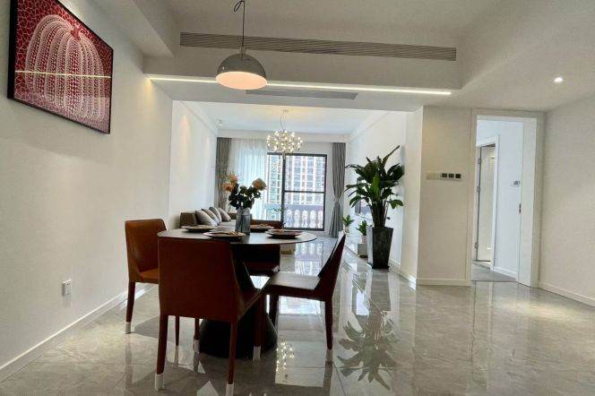 Big living room 2br-2bath @ iapm,Jiashan Road