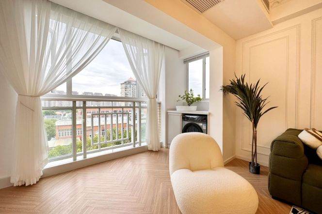 Modern decoration 2brs with floor heating and balcony in Gubei 