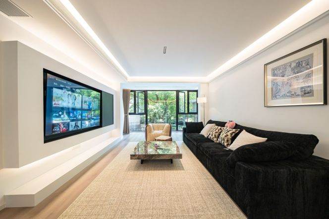 Modern decoration 3brs with balcony and floor heating beside beautiful Su zhou river