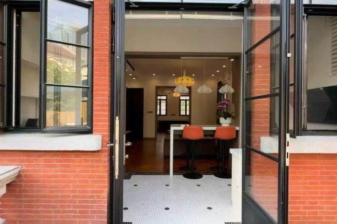 Excellent 1br with 80 sqm Private Terrace @West Jianguo Road