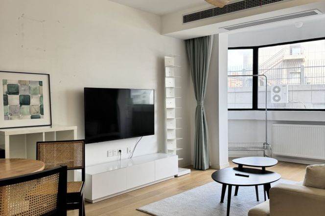 Standard 1Br + wall heating | Jiangsu rd metro L2/11 ,Newly 1br ,Elevator