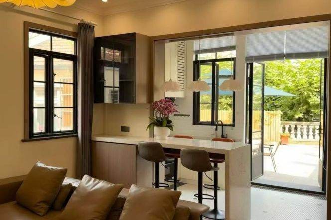 Excellent 1br with 80 sqm Private Terrace @West Jianguo Road
