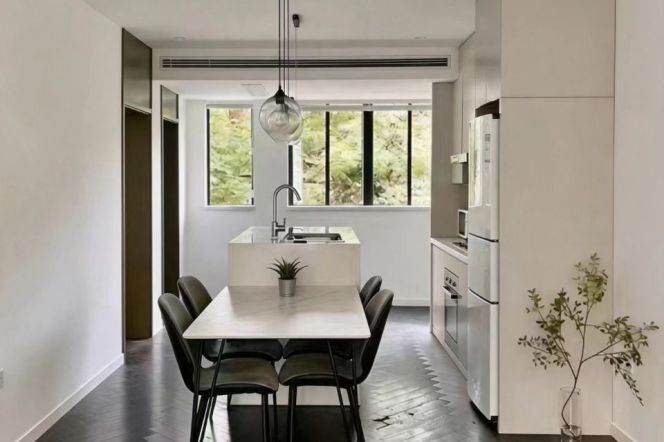 Charming 2Brs/2Lrs/1Bt apt nr Shanghai library,M10/11