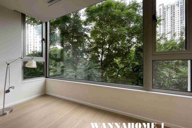 Top Compound+Jing An Temple+Spacious&Bright 2Bdrs 2Baths Apt+Free Club+Large  Balcony
