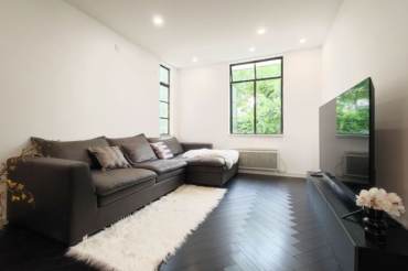 Bright 2br/1bt Apt in Tai'an Road