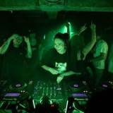 ONEFORTYASIA Pres. MUNGK (UK) & SIMBIE (AU)
