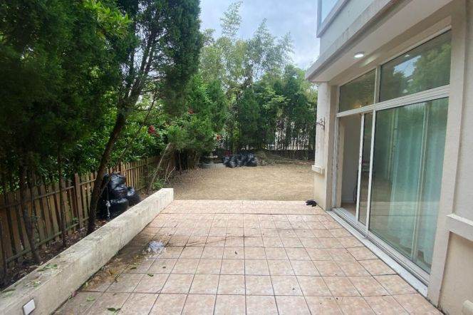 Single House 4 br with Garden in PuDong, Next British School(KangQiao) L 18