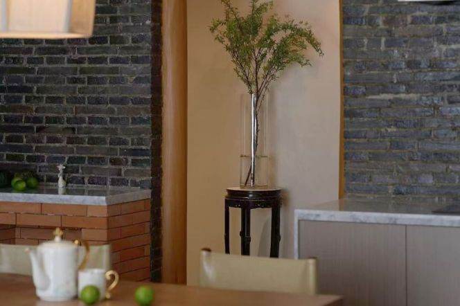 Stunning 2br old house with Balcony nr Hengshan Rd Line 1/7/9