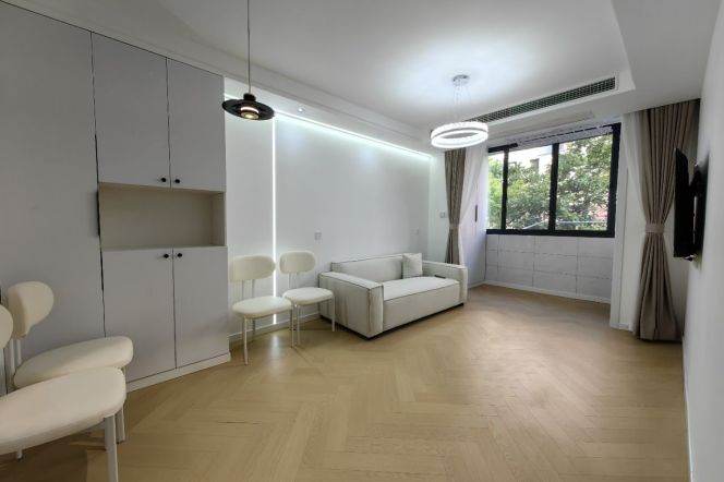 hongqiao rd modern 1BR/big living room@L3/4/10 