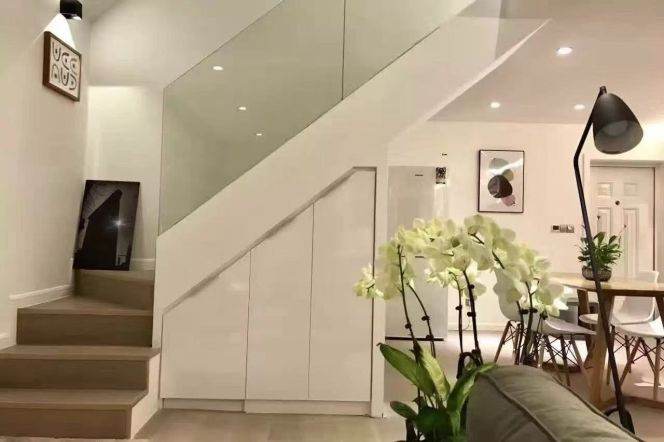 2 Brs, 2 Baths, Open Balcony/Floor heating/Oven/Dish washer, 120 sqm@ Jiangsu metro L2&11