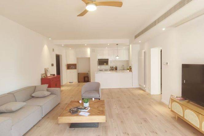 Bright 2Br Apt W. inside Balcony&Heating Jiashan Rd Station