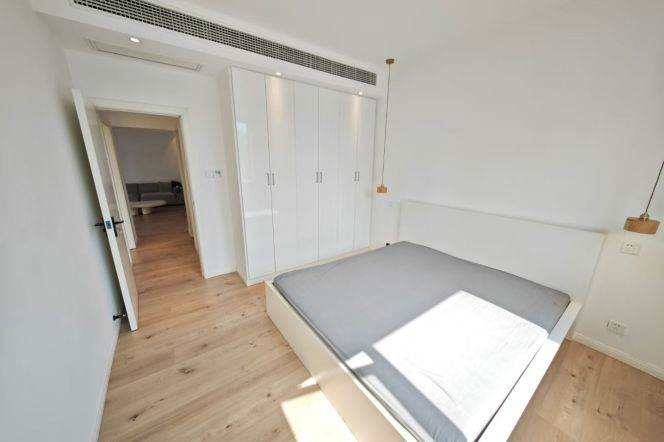 Bright 2Br Apt W. inside Balcony&Heating Jiashan Rd Station