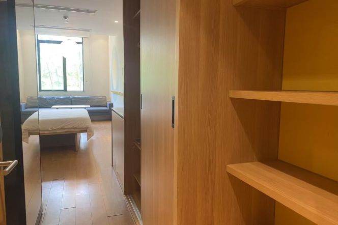 1Studio with elevator near line 8 and Fu'dan Uni can long and short term lease