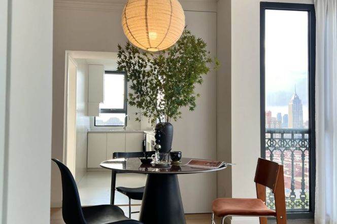 Modern&Spacious Elevator 2Br/2Lr/1Bt@L2/11 Jiangsu Rd Station 