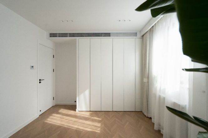 2+1 Rooms, 2 Baths, Open Balcony/Wall heating/Dish washer, 135 sqm @ Changshou metro L7&13