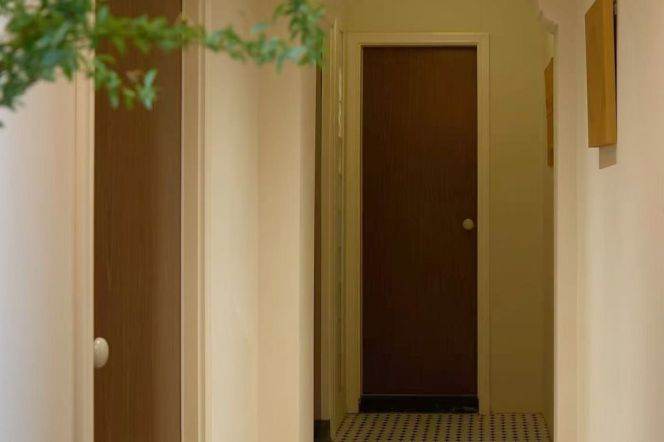 Stunning 2br old house with Balcony nr Hengshan Rd Line 1/7/9