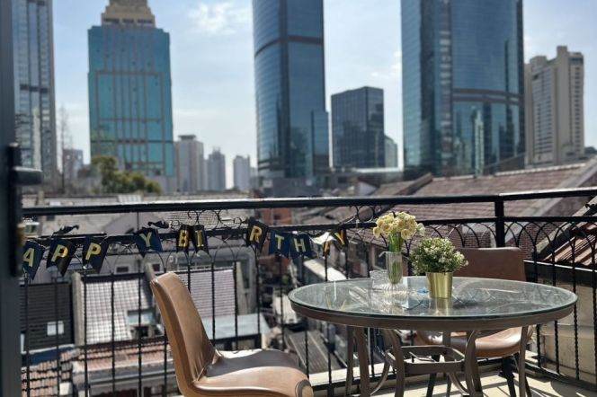 Great Value-2brs- private terrace- shanghai style building- good vibe - Jing’an 