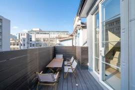 West Nanjing rd 2BR 2BATH with terrace