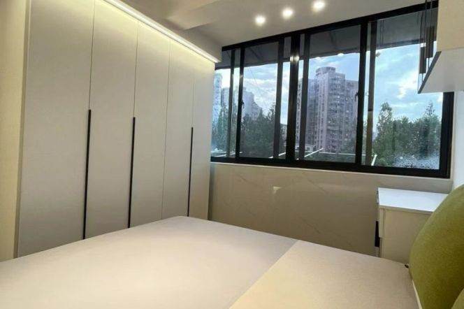 Modern&Cozy 1Br/2Lr/1Bt Close to L2/11 Jiangsu Rd Station 