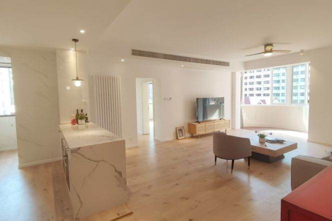 Bright 2Br Apt W. inside Balcony&Heating Jiashan Rd Station