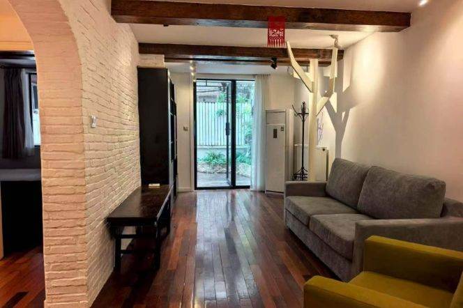 Big terrace 1+1bedroom Apt+wall heating+oven@Line1 Hengshan Rd