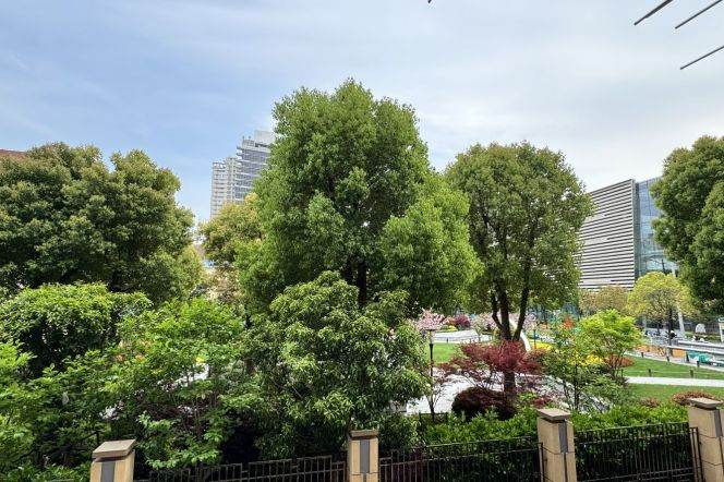 Green 1BR + elevator + green view | Zhongshan Park Metro L2/3/4 | 2F New decoration